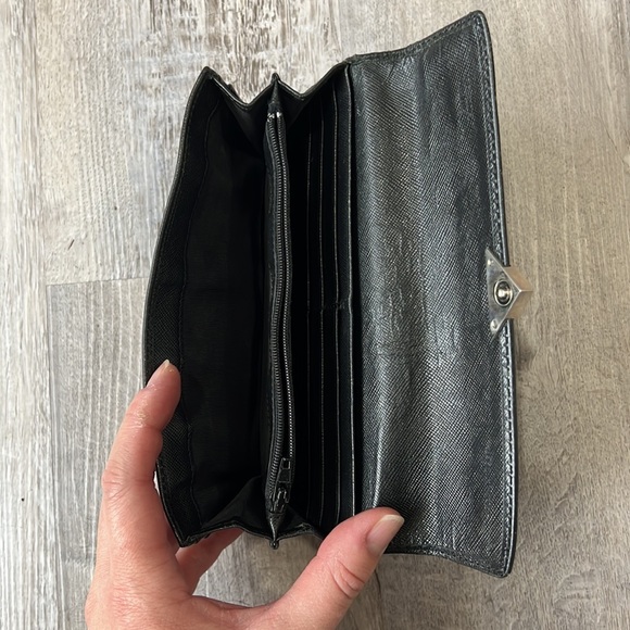 Prada Wallet - Picture 8 of 10